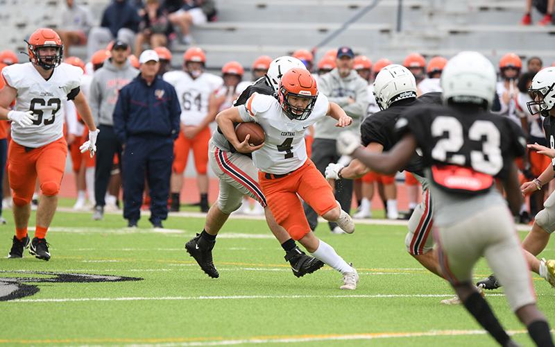 Habersham's Carson Parker scrambles during the spring game.