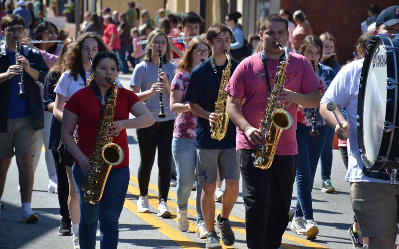 The Habersham Central High School Band of Blue performed several tunes at Saturday’s Mountain Laurel Festival Parade, including “My Country Tis of Thee (Let Freedom Ring).” MATTHEW OSBORNE/Staff