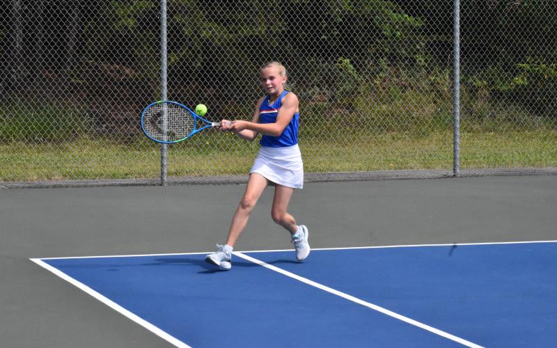 Abigail Brenner returns a shot Wednesday morning during Tallulah Falls’ tennis camp. ISAIAH SMITH/Staff