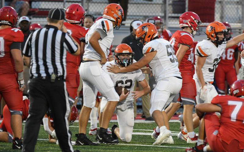 Habersham Central’s Dylan Kassman recovers a Madison fumble during Friday’s opener. TOM ASKEW/Special