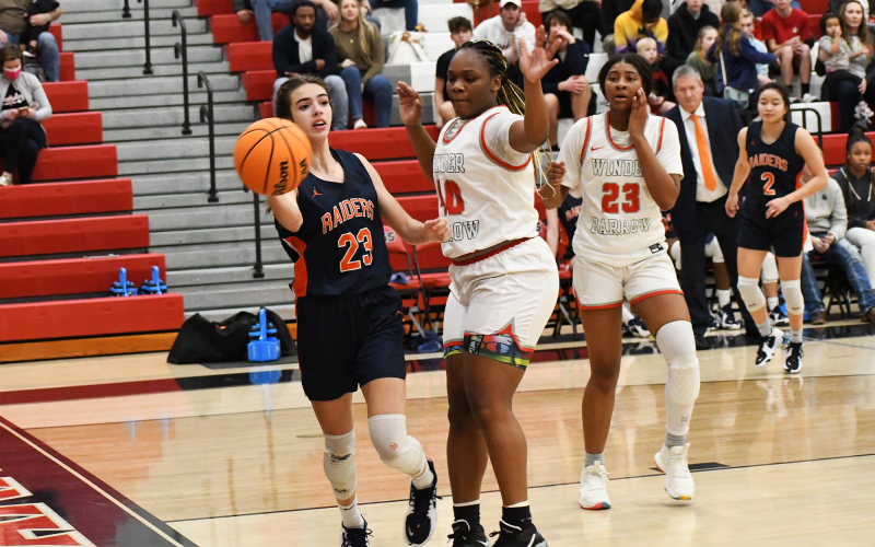 Habersham Central’s Kyia Barrett battles against Winder-Barrow on Friday night. CODY ROGERS/Staff