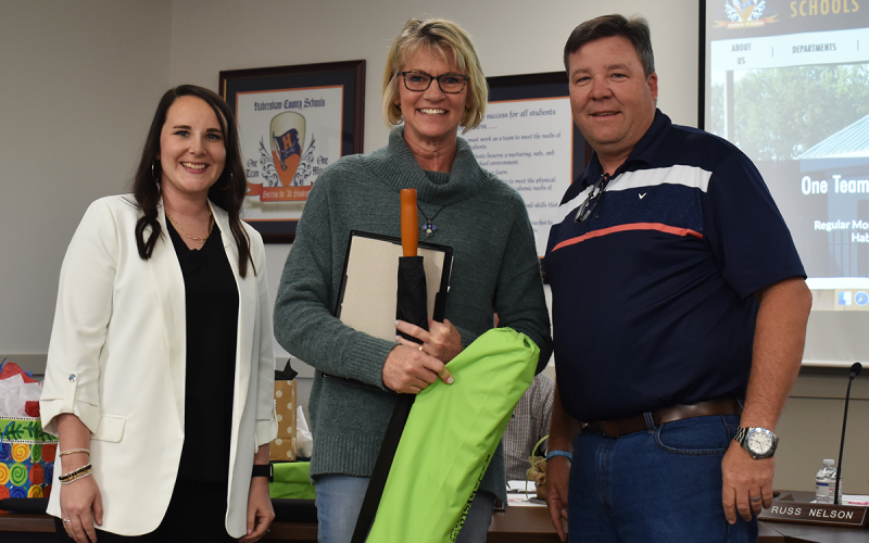 Shown are (from left) Brooke Westbrook, Erna Dowdy, and Russ Nelson. AMARIS E. RODRIGUEZ/Staff