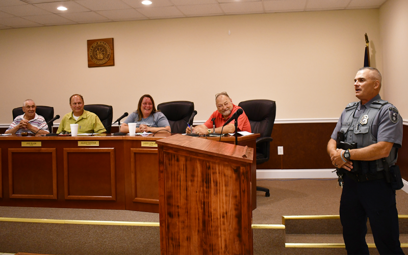 Baldwin Police Lt. Chris Jones addresses the council Monday following Chief Jeff Branyon’s resignation. BRIAN WELLMEIER/Staff