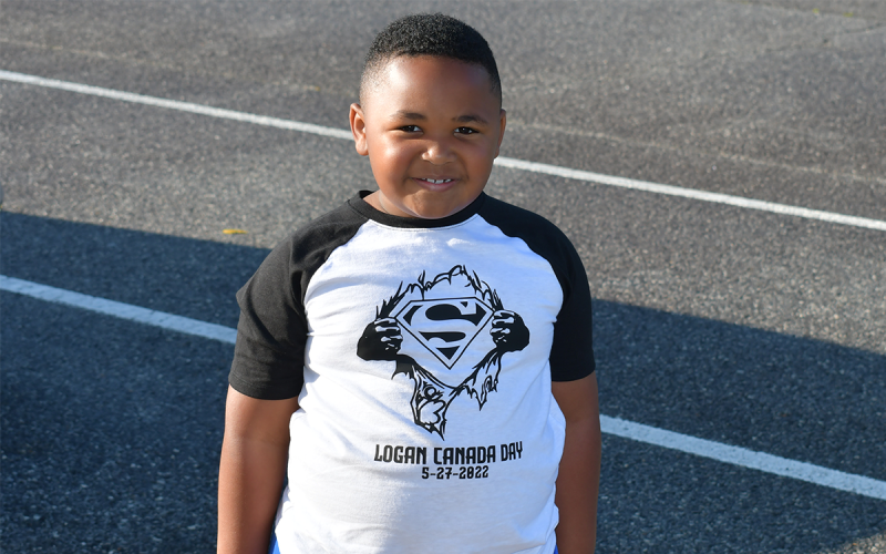 Elijah Shields came to his brother’s big day with a custom T-shirt. MATTHEW OSBORNE/Staff