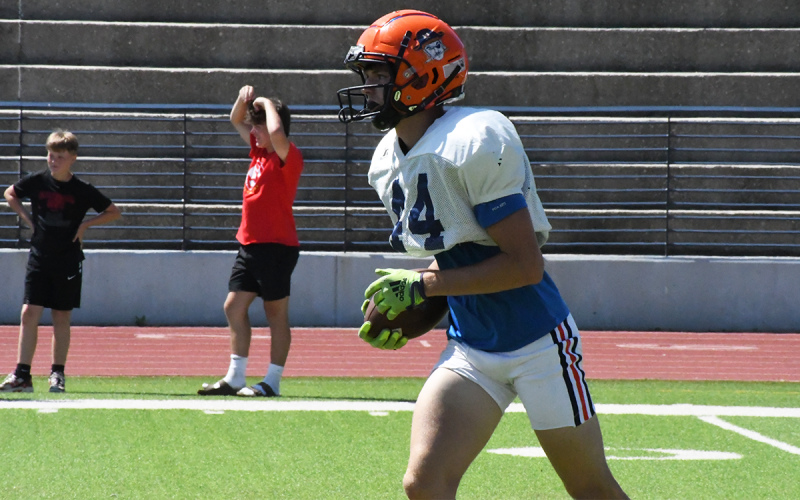 Habersham wide receiver Caleb Blackburn comes back to the line after a solid catch in the scrimmage. MATTHEW OSBORNE/Staff