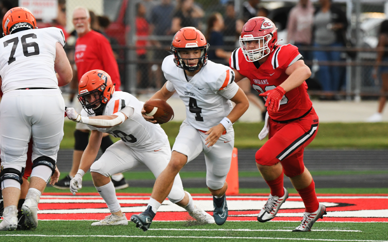 Brad Chosewood (72) battles on the line during Friday’s game. TOM ASKEW/Special