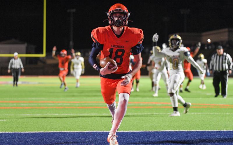 Habersham Central’s Slade Dover goes in untouched for the score against Apalachee. TOM ASKEW/Special