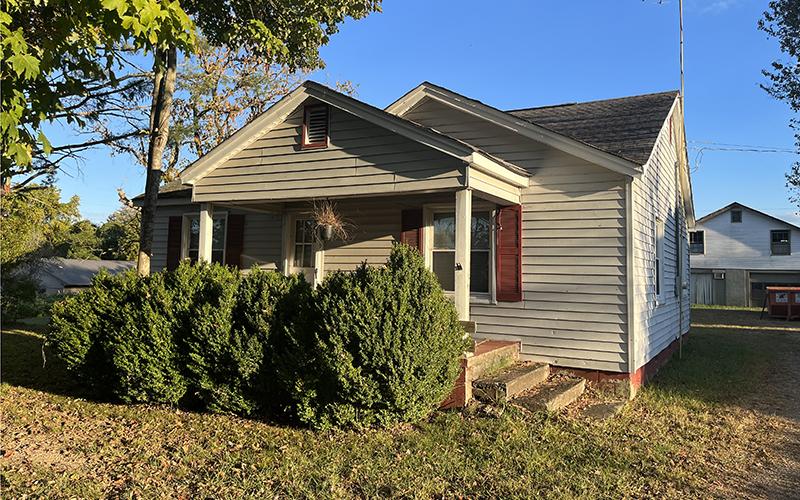 This house owned by the county was set to be rented to Recreation Director Brooke Whitmire before the Habersham County Board of Commissioners voted against it Monday. MATTHEW OSBORNE/Staff