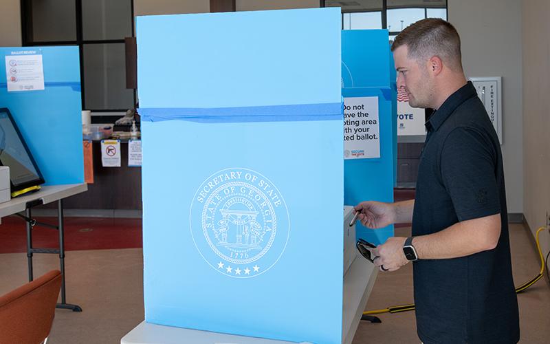 Billy Satterfield casts his vote on election day at the Habersham County South Precinct. ZACH TAYLOR/Special