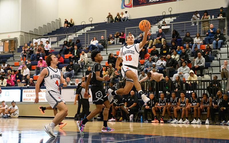 Habersham Central’s Jalen Davis floats to the rim for a layup on a fast break against Shiloh last week. ZACH TAYLOR/Special