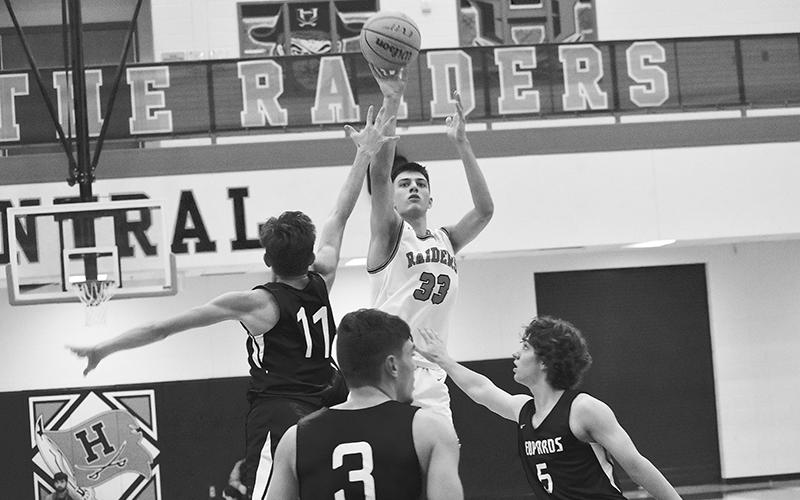 Mekhi Mawdesley, shown during his Raider days, plans to return to playing for Reinhardt University after rehabbing his second knee injury. FILE