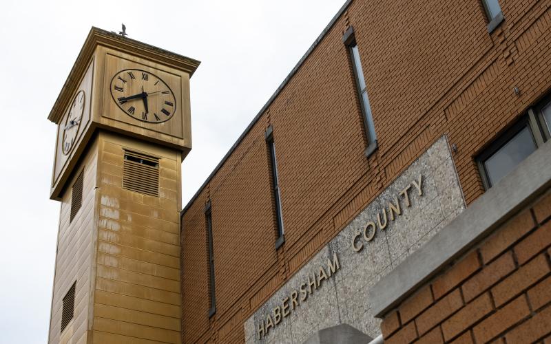 The old county courthouse in downtown Clarkesville could face demolition soon. ZACH TAYLOR/Staff