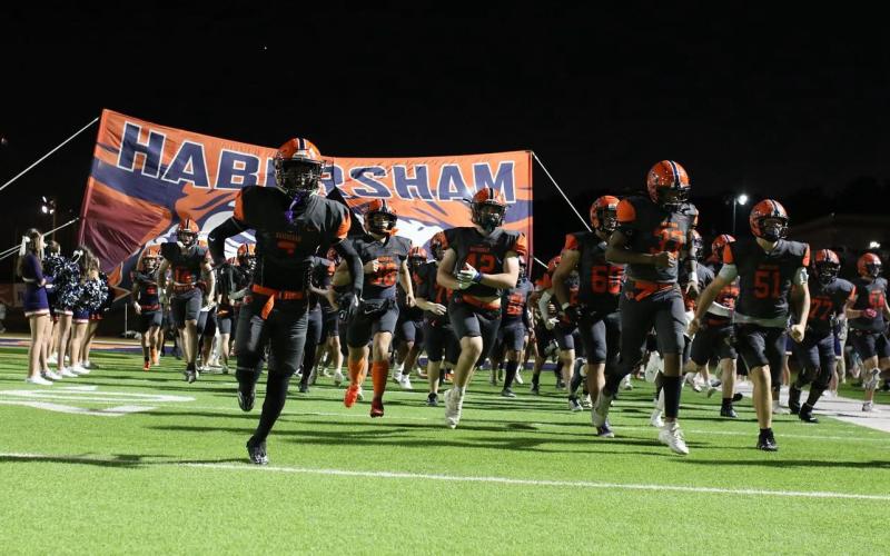 The Raiders weren't short on energy at Lee County Friday.