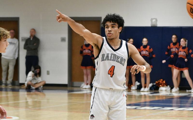 HCHS senior guard Jalen Davis calls out marching orders on offense. The Raiders will look to remain undefeated Saturday against Stephens County. LANG STOREY/Staff