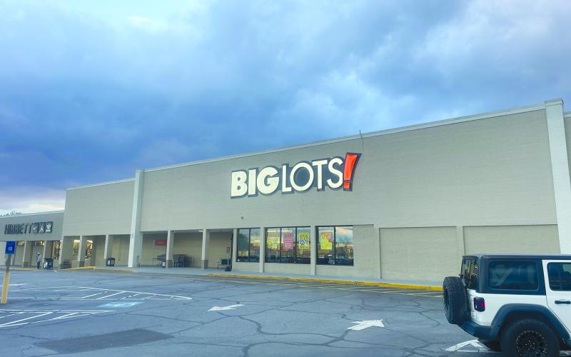 Big Lots in Cornelia is one of more than 300 stores that could face closure in the near future. JULIANNE AKERS/Staff