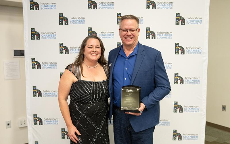 Ellie Van Doornum presents Todd Colwell of HUB of Habersham with the Nonprofit of the Year Award. ZACH TAYLOR/Staff