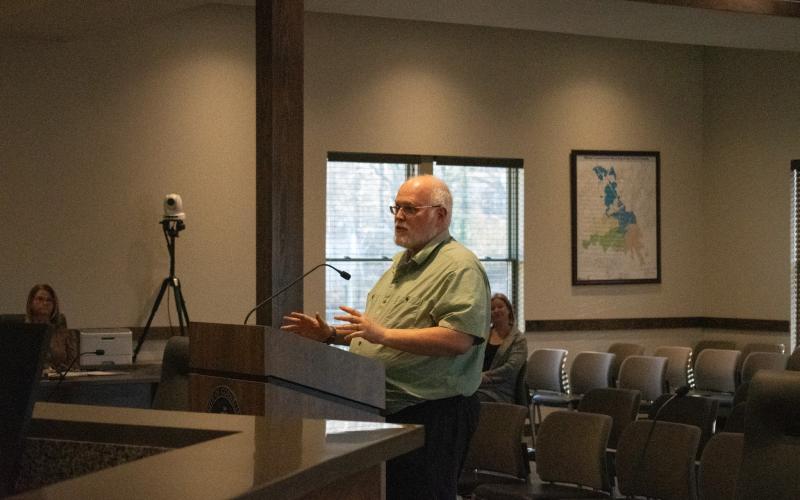 Blaine Wasden spoke before the Cornelia Board of Commissioners on Thursday to express his thoughts on whether the city opted in or out of House Bill 581. Wasden said that he didn’t know whether the bill would be as much of a benefit to citizens as they believe it will be. HANNAH CAUDELL/Staff