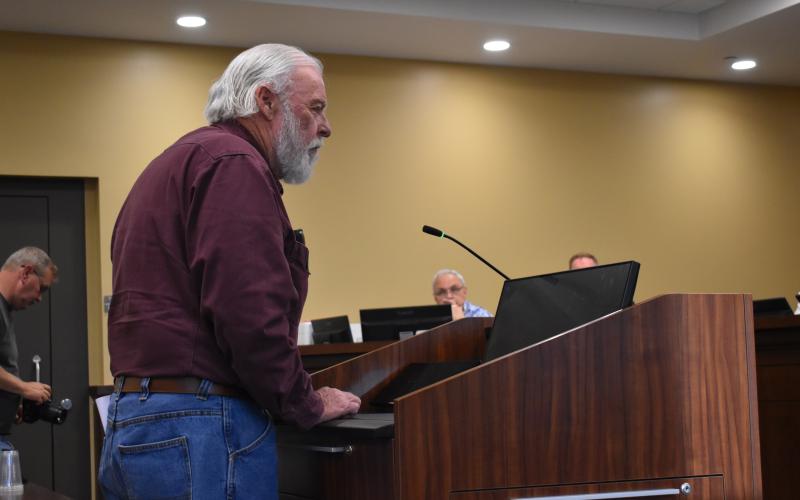Ronnie Gibbs talks about the cars on his property to the Habersham Board of County Commissioners at Monday’s meeting. Samantha Sinclair/Staff