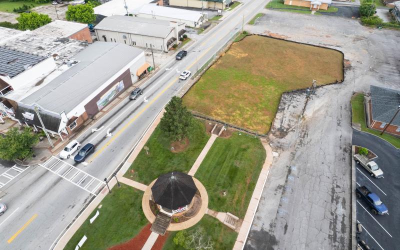 Clarkesville is moving forward with plans for a hotel to be built on the old courthouse property. (Zach Taylor/Staff)