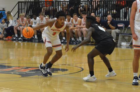 Malachi Dooley led the Raiders