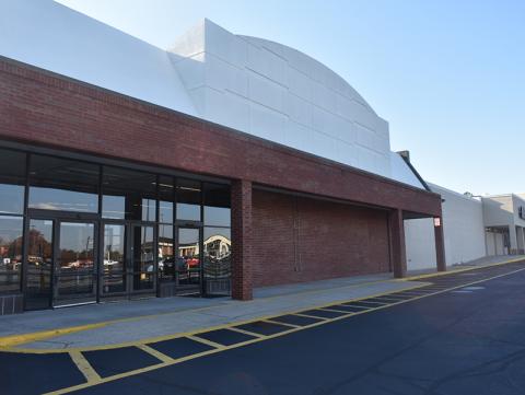 The $3.5 million acquisition of Habersham Village by Vanguard Associates Inc. has seen several improvements, including new exterior paint. Talks are currently in the works for several new businesses in the shopping center. Photo by CHAMIAN CRUZ