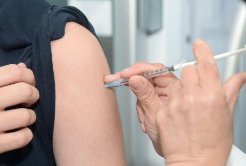 Flu activity remains high throughout Georgia, and state public health officials are encouraging those who haven’t gotten a flu vaccine to avoid putting it off any longer.