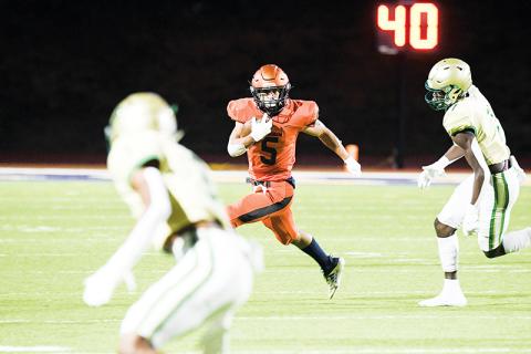 Habersham Central’s Jackson Clouatre always has his eyes downfield, planning his next move. TOM ASKEW/Special