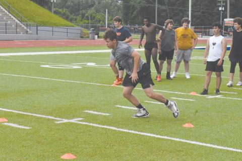 Brad Chosewood works on short-distance speed during conditioning Thursday. ISAIAH SMITH/Staff 