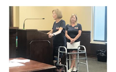 Peggy Fortson and Christine Tekippe made a presentation at Monday’s Habersham County Board of Commissioners meeting. MATTHEW OSBORNE/Staff 