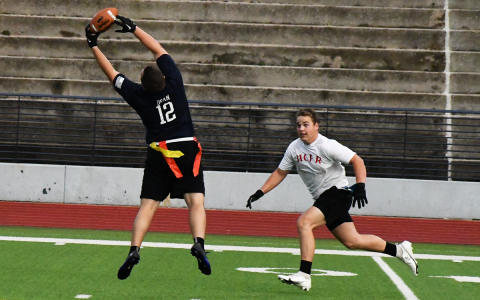 Habersham/Banks’ Ray Dean, though, got up for this big reception near midfield.