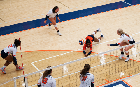 Lady Raiders’ libero Amayah Dooley launches from the back row for a dig to keep Habersham Central within a point. ZACH TAYLOR/Special