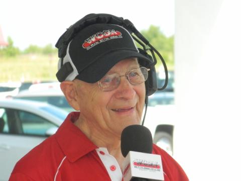The Rev. Billy Burrell did his final “Sunshine Melodies”  broadcast on July 1 before retiring at age 92. FILE