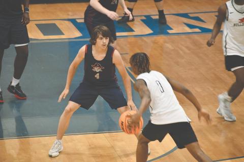Habersham Central’s Brannon Gaines digs in on defense. LANG STOREY/Staff