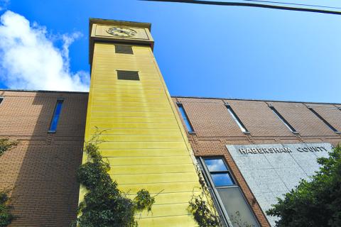 The old courthouse survived another turn of the calendar this year, as the county takes bids with hopes of finally tearing the old build down after more than a decade. FILE