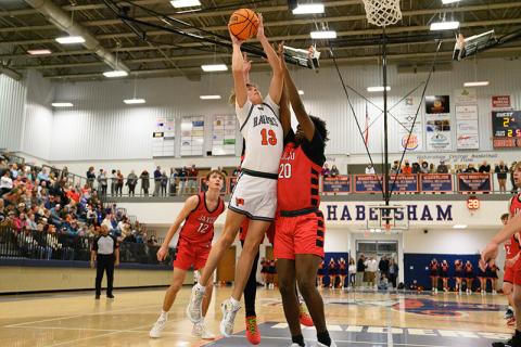 Habersham Central’s Judge Wilbanks fights through the lane for two points against Jackson County last week. The Raiders went to Shiloh Tuesday and avenged a previous loss against the region’s top team. ZACH TAYLOR/Special