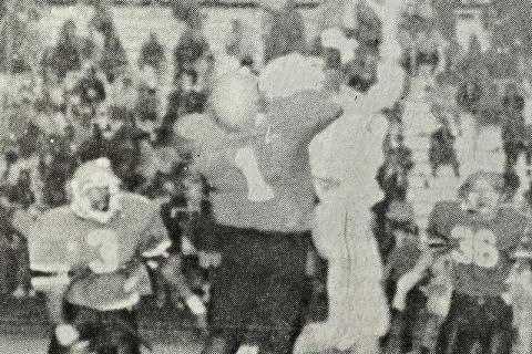 Habersham’s Scooter Garrison goes up for a catch during the 1992 season. FILE