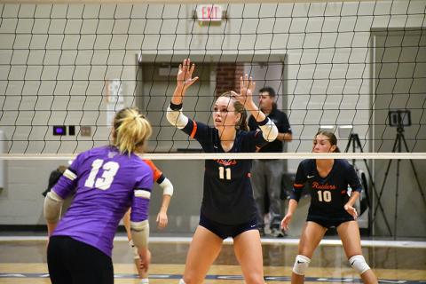 Jayden Jarrett posts up at the net during Habersham’s win over Union County Tuesday. LANG STOREY/Staff 