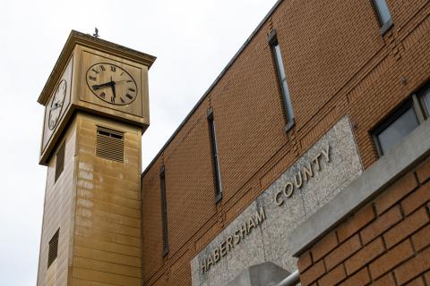 The old county courthouse in downtown Clarkesville could face demolition soon. ZACH TAYLOR/Staff
