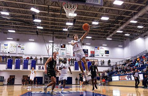 Senior guard Caden Garrison scored 6 points and came away with a steal the Habersham’s game at Stephens Friday. KAITLYN FULLER/HCHS