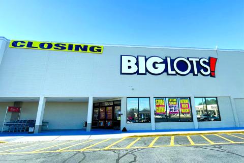 Big Lots in Cornelia is one of hundreds of stores across the country closing. JULIANNE AKERS/Staff