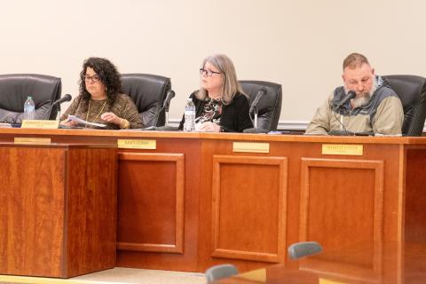 Baldwin Mayor Stephanie Almagno and City Councilmembers Nancy Lehman and Maarten Venter listen attentively to residents’ concerns about their water bills. ZACH TAYLOR/Staff
