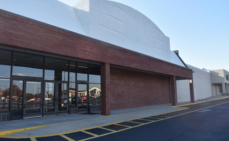 The $3.5 million acquisition of Habersham Village by Vanguard Associates Inc. has seen several improvements, including new exterior paint. Talks are currently in the works for several new businesses in the shopping center. Photo by CHAMIAN CRUZ