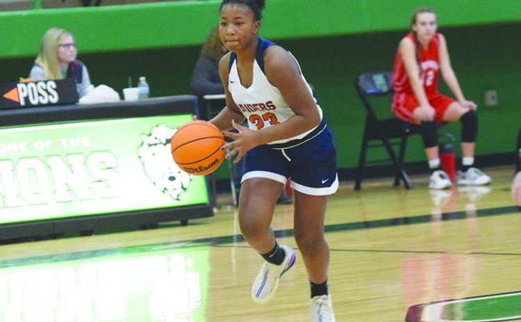 Emyrie Combs attacks the basket during the seventh grade girls championship game held at Franklin County last Saturday. Combs poured in 15 points in the Lady Raiders’ 31-25 victory over Rabun County. SHANE SCOGGINS/Franklin County Citizen