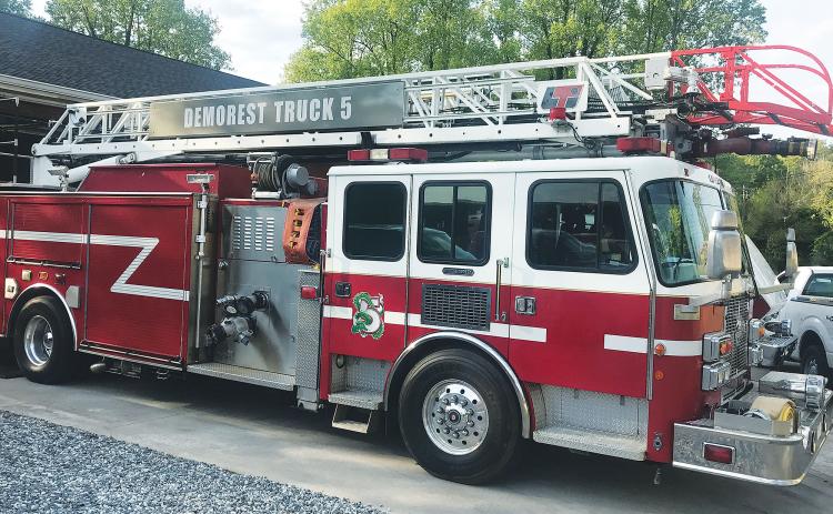 Demorest’s existing fire truck will be replaced by a new one at the end of 2021 now that the City Council has officially decided on its purchase. That new truck will stay in the city’s possession as the council also voted to keep its fire department intact and not merge with the county. MATTHEW OSBORNE/Staff
