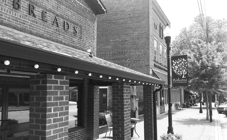Demorest’s Downtown Development Authority is looking to expand options for dining customers downtown with an entertainment district ordinance. MATTHEW OSBORNE/Staff