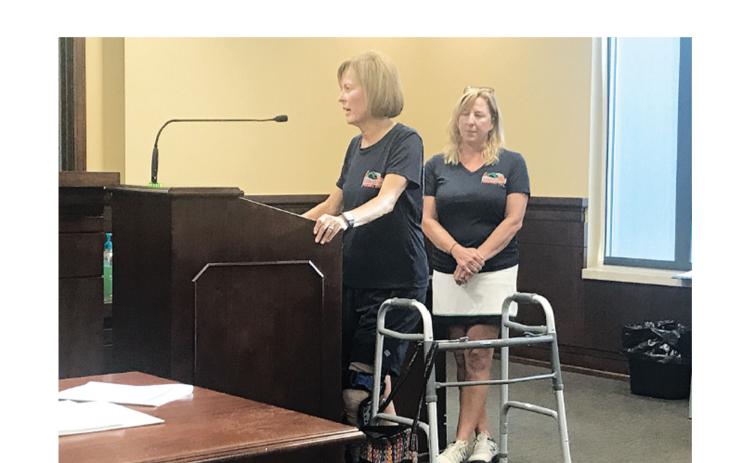 Peggy Fortson and Christine Tekippe made a presentation at Monday’s Habersham County Board of Commissioners meeting. MATTHEW OSBORNE/Staff