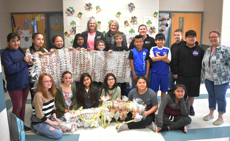 Janet Green’s class at Baldwin Elementary has been working with her students to create sleeping mats for the homeless. AMARIS E. RODRIGUEZ/Staff