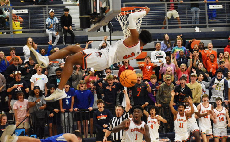 The video of this dunk went viral on multiple social media websites and in real time, sent Raiders fan in attendence into a frenzy. CODY ROGERS/Staff