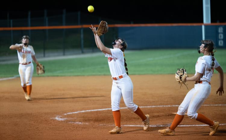 Habersham Central’s Hannah Odum catches a pop fly to seal the win for the Lady Raiders in their second game on Tuesday. ZACH TAYLOR/Special