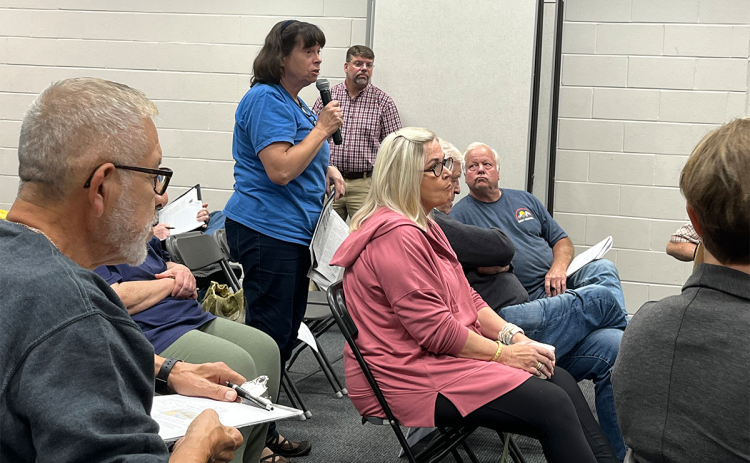 Virginia Webb speaks at Monday’s Roads & Bridges SPLOST town hall meeting in Clarkesville. MATTHEW OSBORNE/Staff